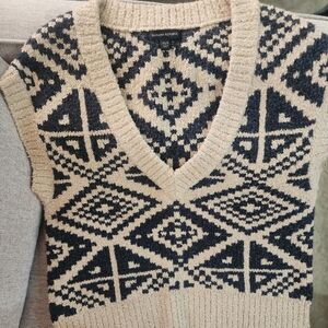 Banana Republic V-Neck Sweater Vest in Beige and Black
